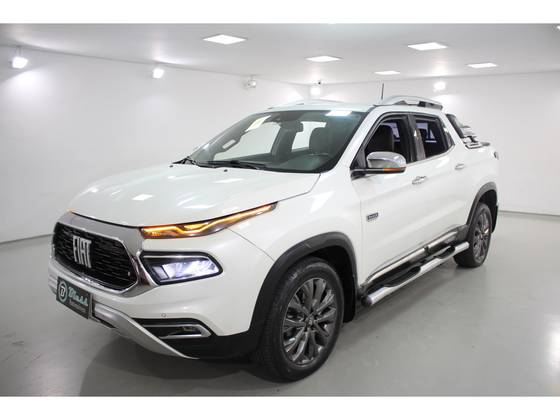 FIAT TORO 2.0 16V TURBO DIESEL RANCH 4WD AT9 FIAT TORO 2.0 16V TURBO DIESEL RANCH 4WD AT9